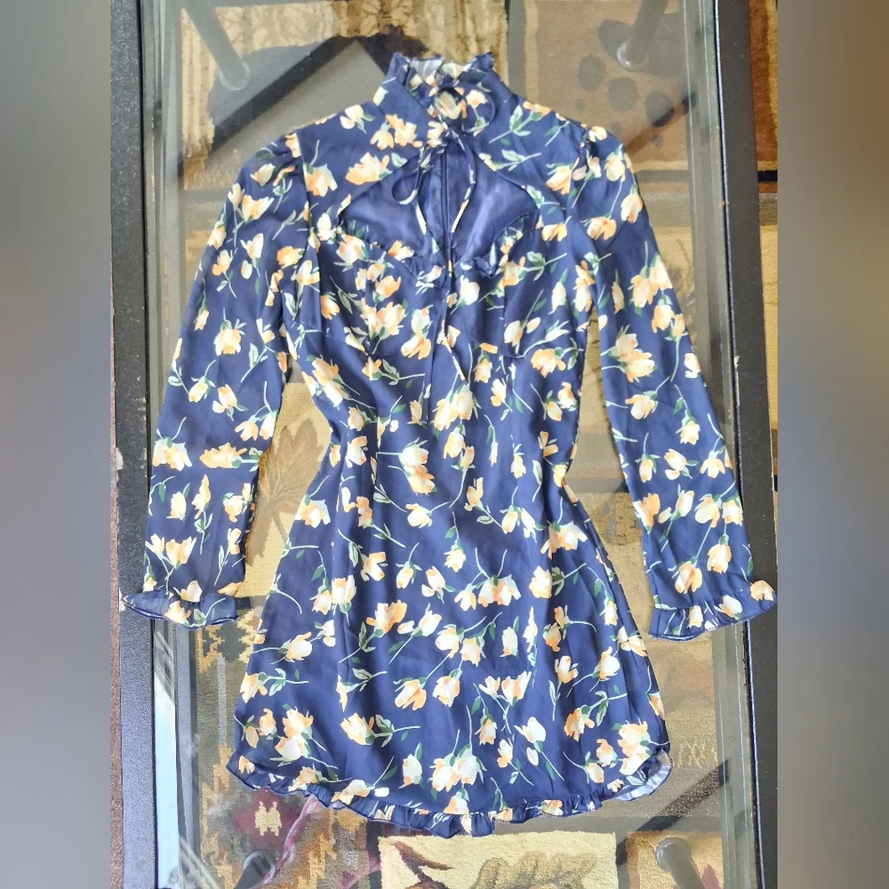 Floral Sweet heart Neck Long Sleeve Dress Collard - Picture 3 of 6